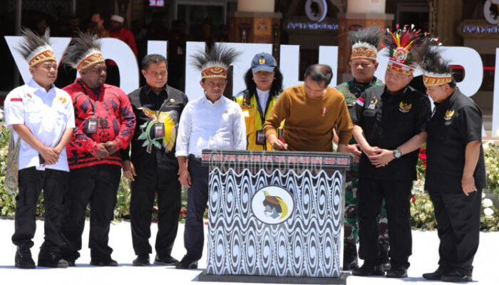 Komitmen Nyata Presiden Jokowi Bangun Tanah Papua