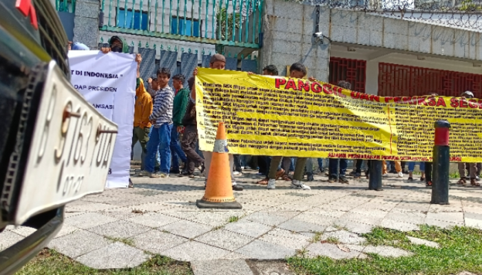 Aksi di Kedubes China -