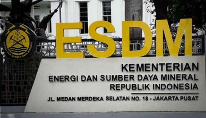 Demo Mahasiswa Maluku Utara Tuntut Izin PT Mineral Trobos Dicabut, Ada Apa?