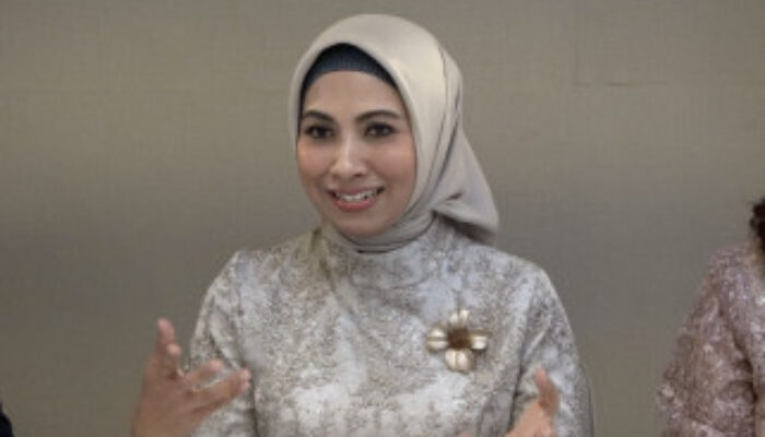 Istri Bahlil