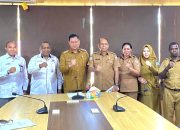 Ombudsman Serahkan Hasil Pengawasan Pengelolaan Sampah dan ODGJ kepada Pemkot Sorong