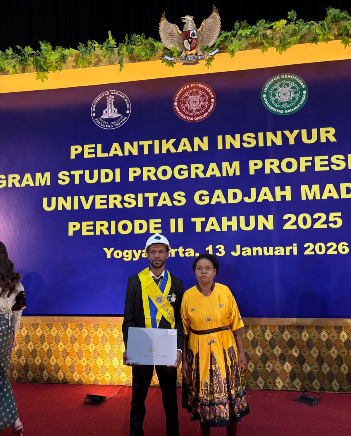 Tanpa Dana Otsus Putra Maybrat Pison Kambu Sukses Raih Gelar Insinyur di UGM