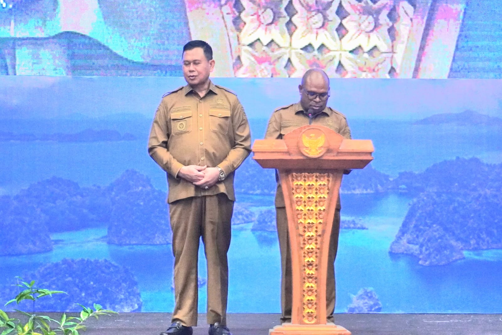 Satu Tahun Kepemimpinan Septinus Lobat–Hi. Anshar Karim: Wujudkan Sekolah Gratis hingga Tata Kelola Kota Sorong