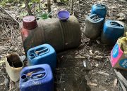 Polresta Sorong Kota Bongkar Pabrik Miras Cap Tikus, Polisi Amankan Warga Katapop dan 70 Liter Miras Disita