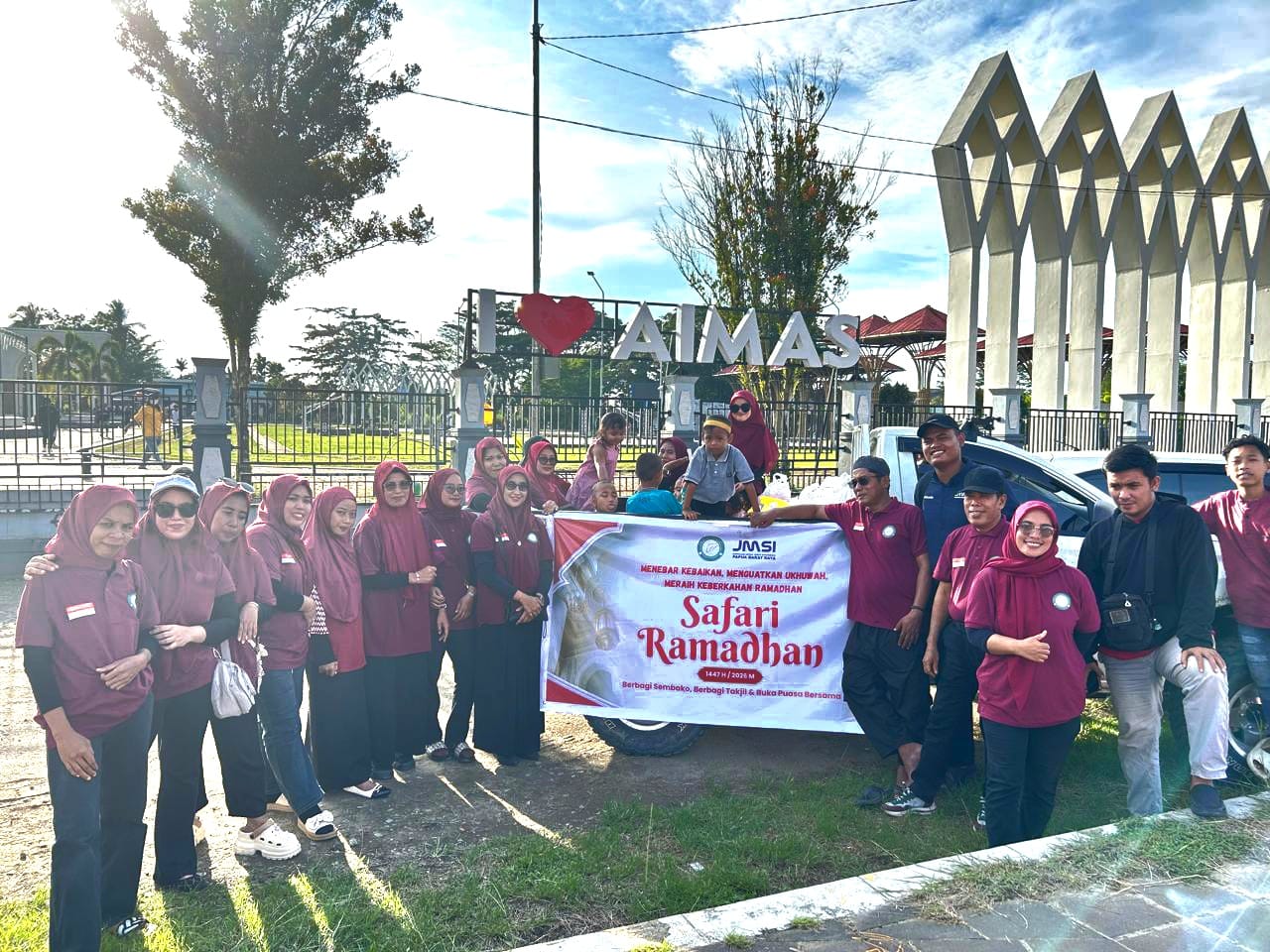 Berbagi Kasih Dibulan Ramadhan, Kolaborasi JMSI dan RUSH Dalam Pembagian Takjil