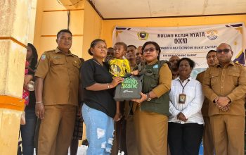 Pemkot Sorong Salurkan PMT untuk 60 Balita Stunting di Sorong Barat