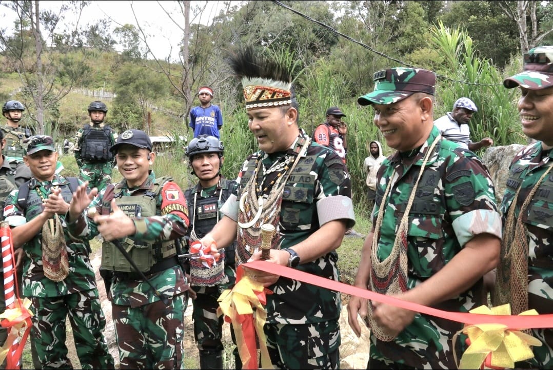 Danrem 172/PWY Resmikan PLTMH Karya Satgas Yonif 511/DY, Terangi Kampung Koka di Lanny Jaya