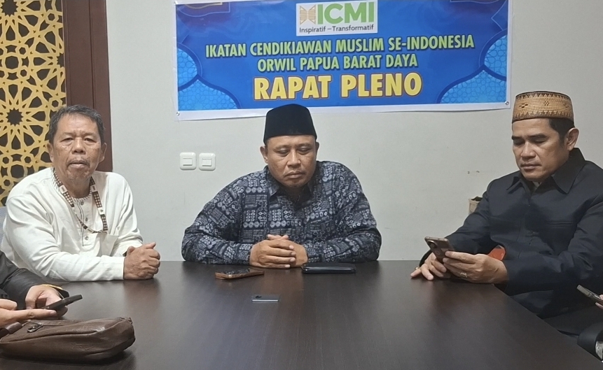 H.Iim Abdul Hosim Resmi Gantikan Rahman, S.STP. M.Si. Sebagai Ketua ICMI Papua Barat Daya