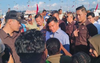 Blusukan ke Pasar Jembatan Puri Kota Sorong, Wapres Gibran Borong Dagangan dan Serap Aspirasi Warga