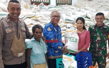 Pembagian Bantuan Sembako, Lurah Klasabi Salurkan untuk 1.440 Kepala Keluarga