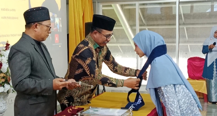 Wisuda Santri: Asrama At Tazkiyyah Lahirkan Tahfizah Berprestasi