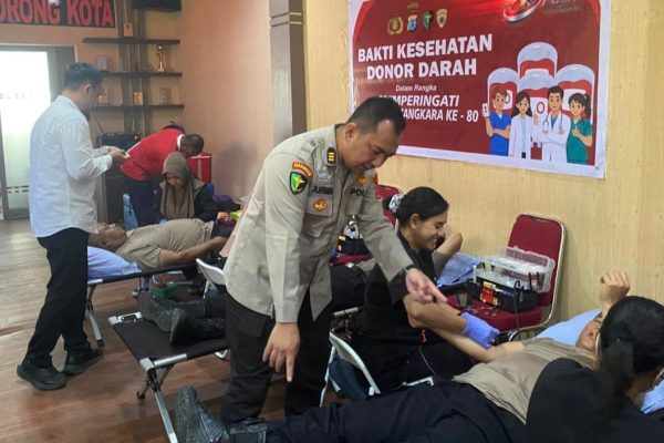 Polresta Sorong Kota Gelar Bakti Kesehatan dan Baksos Sambut Hari Bhayangkara ke-80