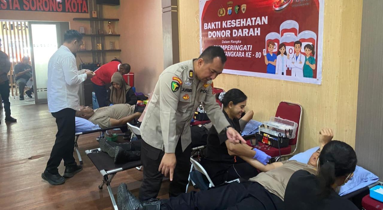 Polresta Sorong Kota Gelar Bakti Kesehatan dan Baksos Sambut Hari Bhayangkara ke-80