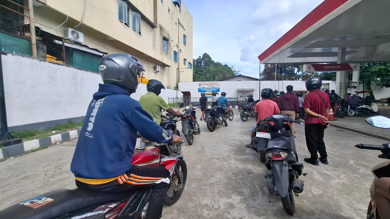 Dugaan Jalur Khusus Motor TAP di SPBU Hansen Dikeluhkan Warga, Warga Minta M.Saman Bugis Lakukan Sidak