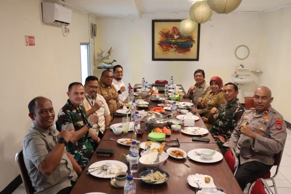 Pangdam XVIII/Kasuari Perkuat Sinergi dengan Kapolda dan Pemprov PBD Lewat Silaturahmi di Sorong