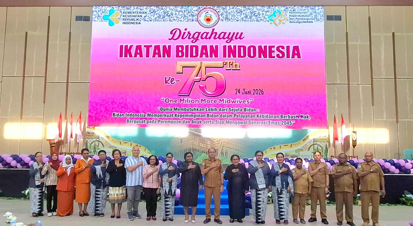HUT IBI ke-75, 381 Bidan Kota Sorong Perkuat Komitmen Wujudkan Generasi Emas 2045