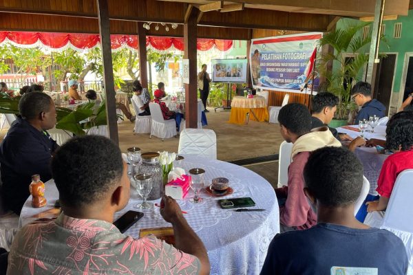 28 OMS Papua Barat Daya Didorong Jago Bercerita, Perkuat Pesan Konservasi Pesisir dan Laut
