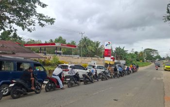 Antrean BBM Subsidi Masih Panjang, Warga Minta Pimpianan Pertamina Dievaluasi Total