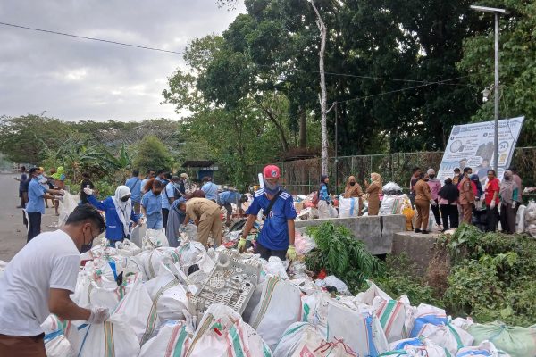 Ancaman Ekosistem Laut Raja Ampat, BLUD KKP Bergerak Tangkal Polusi Sampah Darat di Waisai