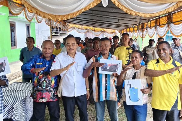 Pemkot Sorong Salurkan Alsintan kepada Kelompok Tani, Dorong Produktivitas dan Ketahanan Pangan