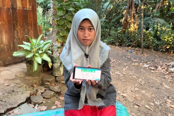 Kepesertaan JKN Kembali Aktif, Siti Lega Ibunya Bisa Segera Berobat