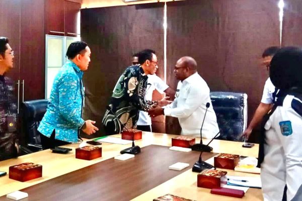Wali Kota Septinus Lobat Tegaskan Komitmen Pemkot Sorong Perluas Perlindungan Jaminan Sosial Pekerja