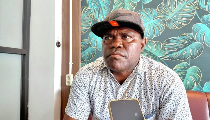 Ketua Fraksi APPSA DPR, Jhony Kareth Soroti Paripurna LHP Kota Sorong yang Tidak Transparansi