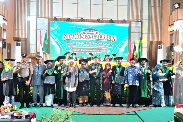 Wagub Ahmad Nausrau: Wisuda Bukan Akhir Perjalanan, Melainkan Awal Pengabdian bagi Papua Barat Daya