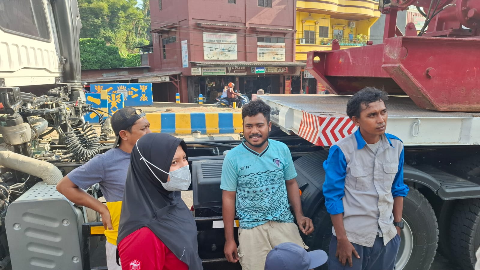 Mobil Trailer Putuskan Kabel Listrik, Pihak Menajemen PT. Wehuri Salahkan Kabel yang Melintas