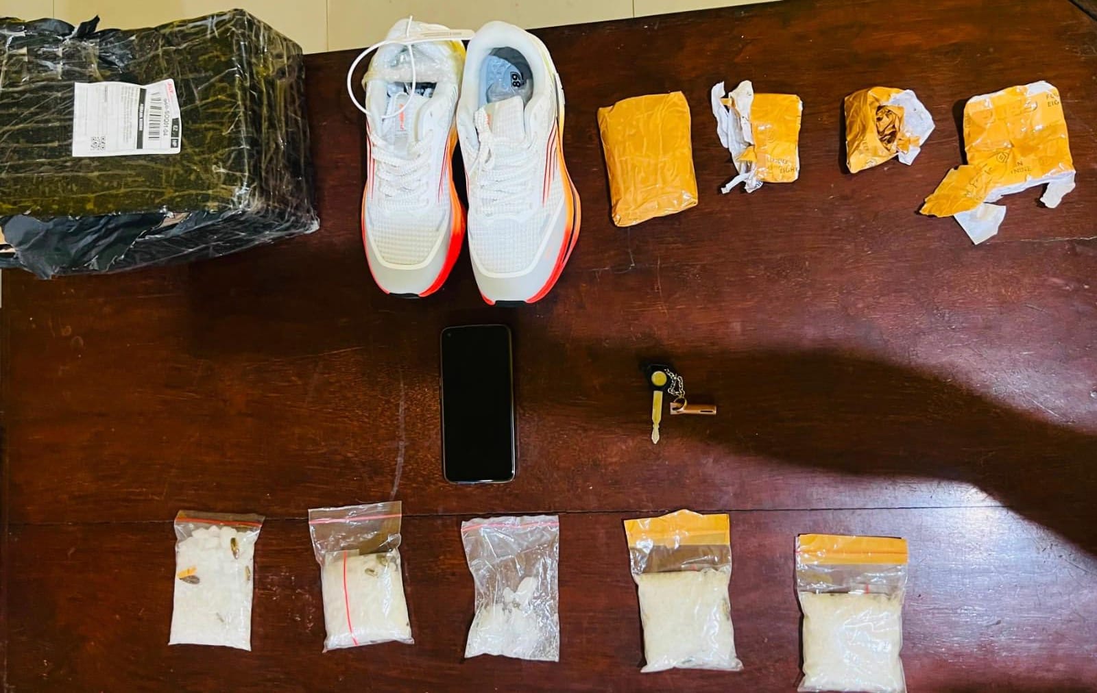 Sabu 435 Gram Disembunyikan dalam Sepatu, Tim BRASKO Polresta Sorong Kota Ringkus Pria 25 Tahun