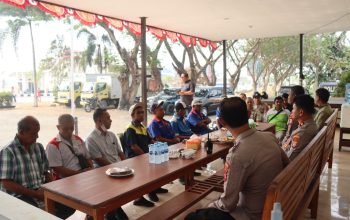 Ngopi Bareng di Bandara Deo, Polresta Sorong Kota Serap Aspirasi Sopir Taksi dan Porter