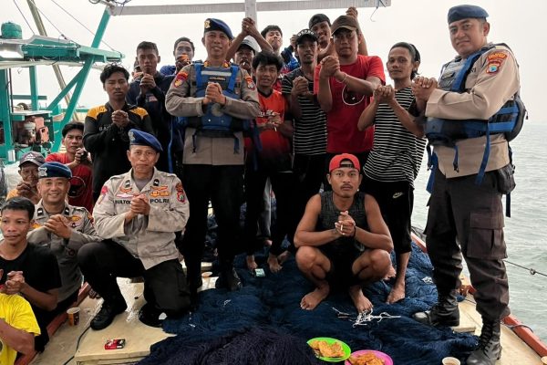 Waspada Kecelakaan Laut, Satpolairud Sorong Ingatkan Nelayan di Tengah Kabut Asap