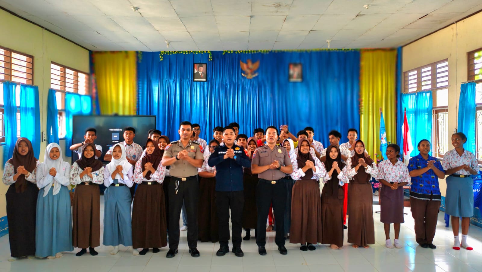 Polda Papua Barat Daya Edukasi Pelajar SMA Negeri 5 tentang Bahaya Judol, Pinjol dan Narkotika